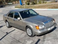 Photo of the vehicle Mercedes-Benz W124