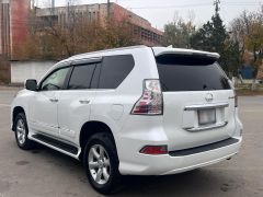 Photo of the vehicle Lexus GX