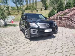 Photo of the vehicle Lexus LX