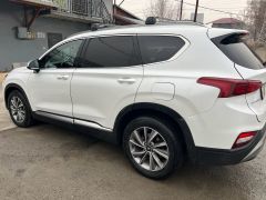 Photo of the vehicle Hyundai Santa Fe