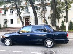 Photo of the vehicle Toyota Crown