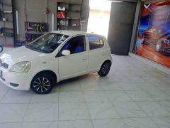 Сүрөт унаа Toyota Vitz