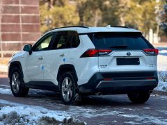 Сүрөт унаа Toyota RAV4