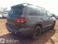 Photo of the vehicle Toyota Sequoia