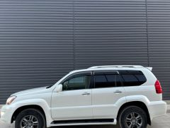 Photo of the vehicle Lexus GX