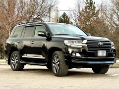 Photo of the vehicle Toyota Land Cruiser