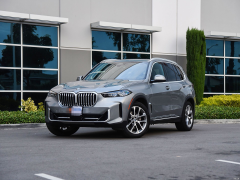 Photo of the vehicle BMW X5