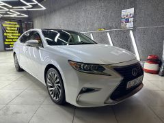 Photo of the vehicle Lexus ES