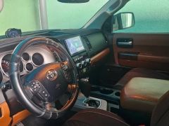 Сүрөт унаа Toyota Sequoia