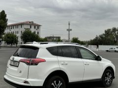 Сүрөт унаа Toyota RAV4