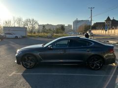 Photo of the vehicle Genesis G70