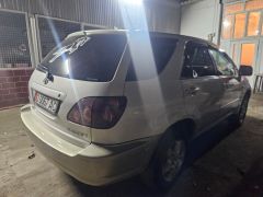 Сүрөт унаа Toyota Harrier