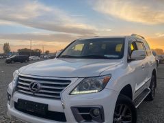 Photo of the vehicle Lexus LX