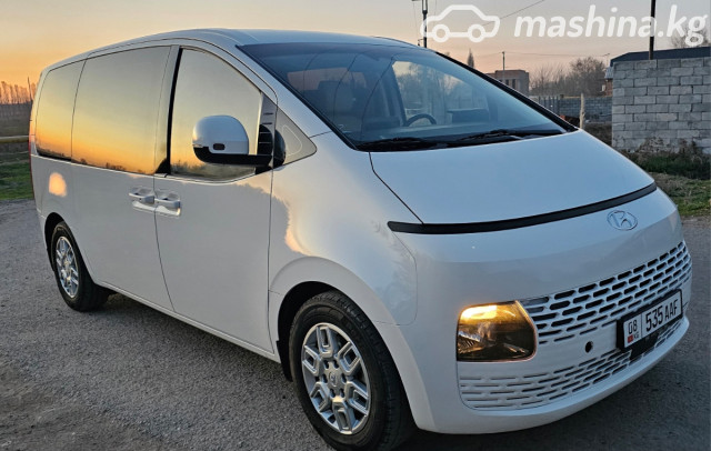 Hyundai Staria