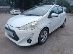 Сүрөт унаа Toyota Prius c