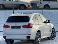 Photo of the vehicle BMW X5