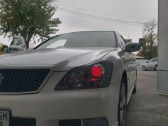 Photo of the vehicle Toyota Crown