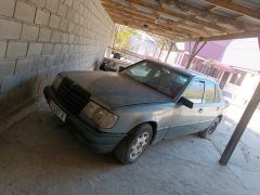 Сүрөт унаа Mercedes-Benz W124