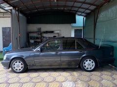 Сүрөт унаа Mercedes-Benz W124