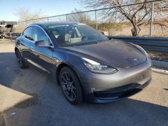 Сүрөт унаа Tesla Model 3