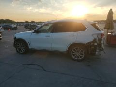 Photo of the vehicle BMW X5