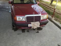 Сүрөт унаа Mercedes-Benz W124