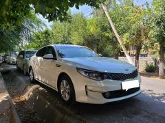 Kia K5 II 2.0, 2017 г., $ 13 000