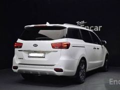 Фото авто Kia Carnival