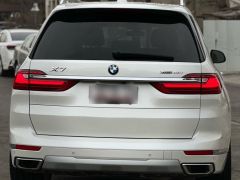 Photo of the vehicle BMW X7