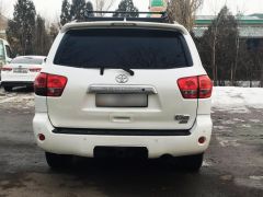 Photo of the vehicle Toyota Sequoia