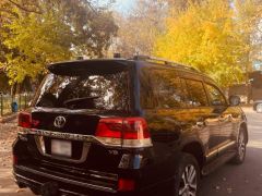 Photo of the vehicle Toyota Land Cruiser