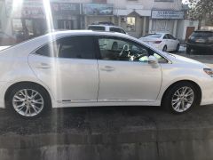 Photo of the vehicle Lexus HS