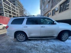 Сүрөт унаа Toyota Sequoia