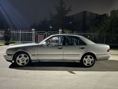 Photo of the vehicle Mercedes-Benz E-Класс