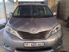 Фото авто Toyota Sienna