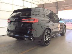 Photo of the vehicle BMW X5