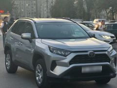 Сүрөт унаа Toyota RAV4