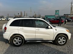 Сүрөт унаа Toyota RAV4