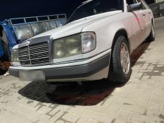 Сүрөт унаа Mercedes-Benz W124