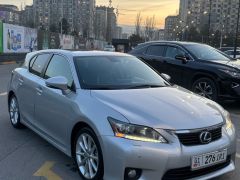 Photo of the vehicle Lexus CT