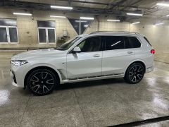 Фото авто BMW X7