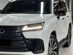 Photo of the vehicle Lexus LX