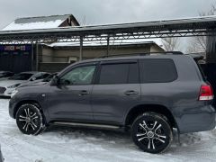 Photo of the vehicle Toyota Land Cruiser