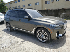 Фото авто BMW X7