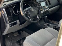 Сүрөт унаа Toyota Sequoia