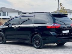 Фото авто Toyota Sienna