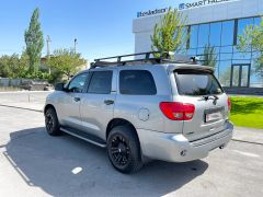 Фото авто Toyota Sequoia