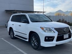 Photo of the vehicle Lexus LX