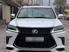 Photo of the vehicle Lexus LX