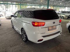 Фото авто Kia Carnival